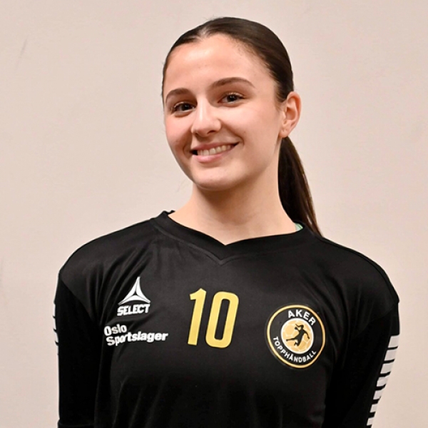 Selin  Kamburce